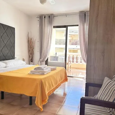 Tina's Home: Charme And Relax Apartman Los Cristianos