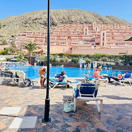 Tina's Home: Charme And Relax Apartman