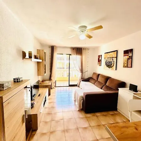 Tina's Home: Charme And Relax Apartman