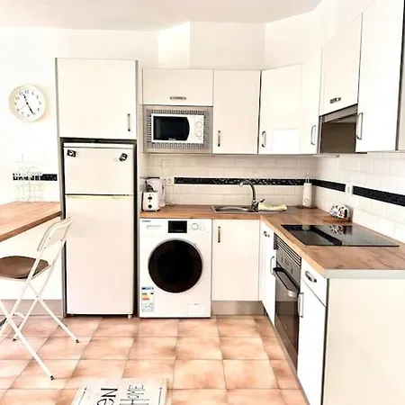 Tina's Home: Charme And Relax Apartman *