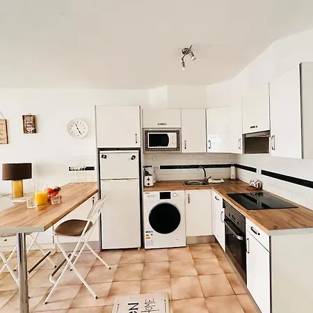 Tina's Home: Charme And Relax Apartman